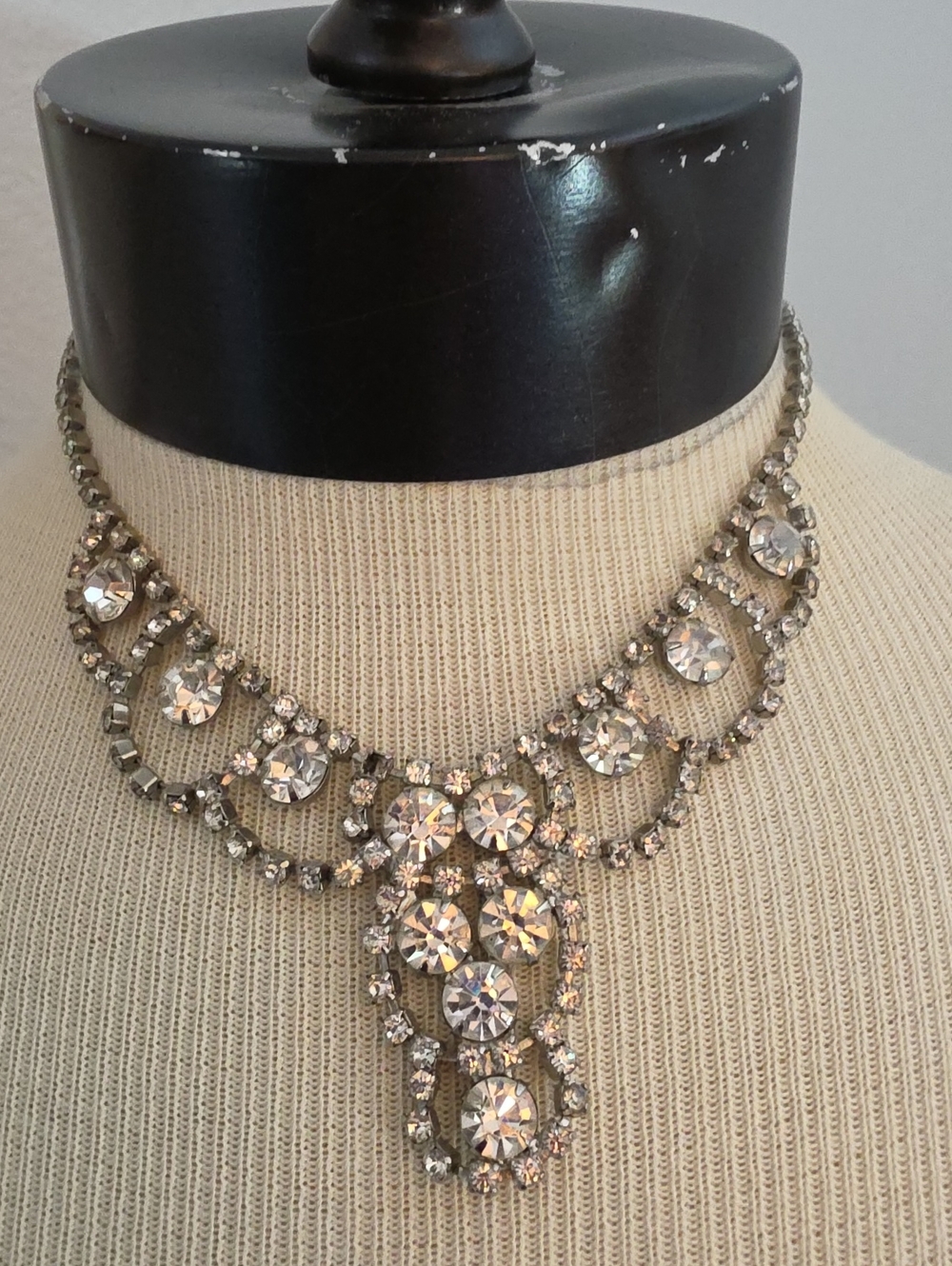 Crystal Statement Necklace Silver Tone Rhinestone Bib NYE cocktail Hour Party